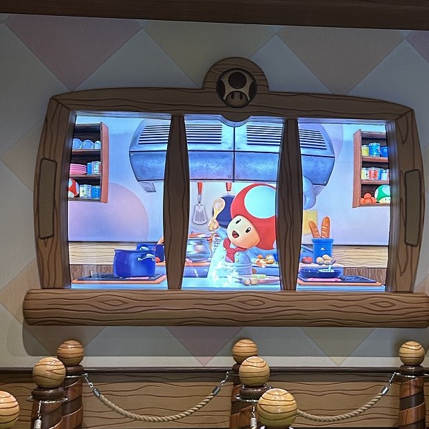 キノピオカフェ入口でお出迎えするキノピオシェフ