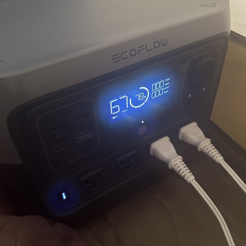 電気毛布2枚を1晩使用。バッテリー残量が100%から78%になっていました。