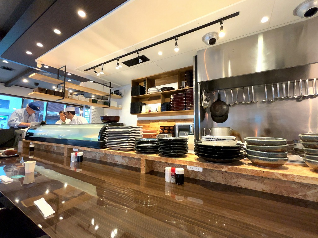朝食会場の「鮨 和食バル東京橋」の店内風景