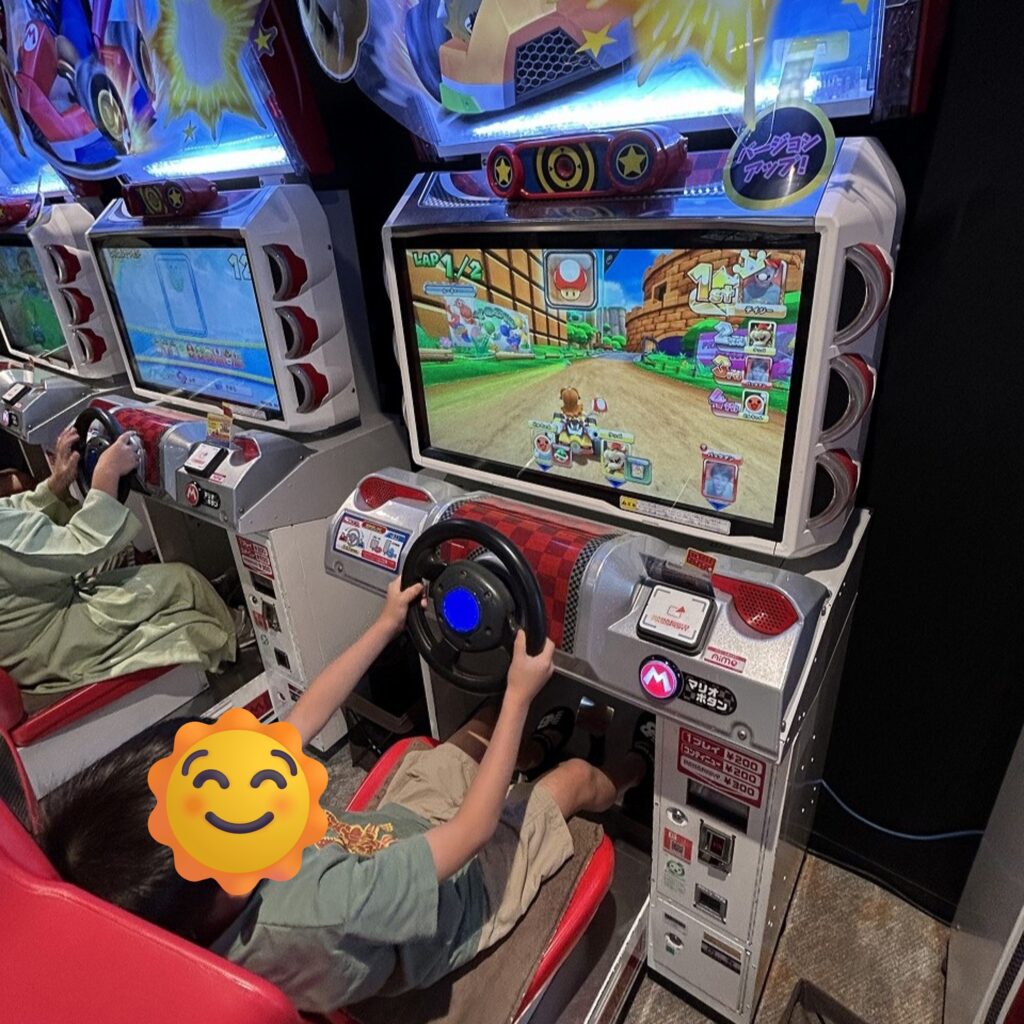 杉乃井ホテルのゲームコーナーでマリオカート