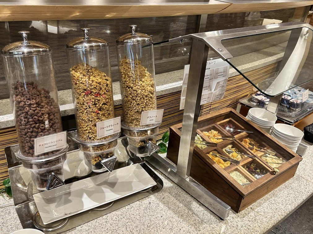 シリアルとドライフルーツのコーナー
