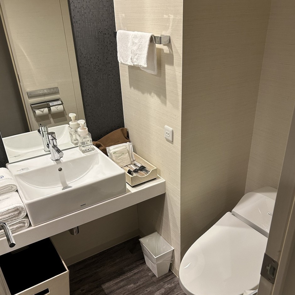 トイレと洗面所が独立したバスルーム