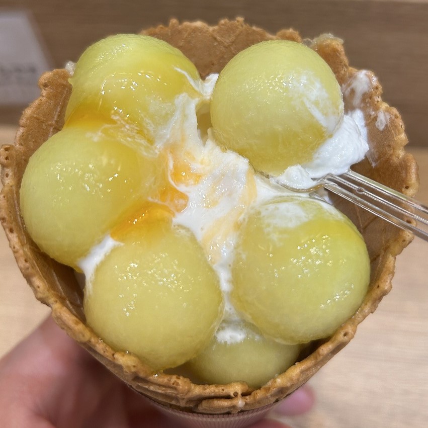 Premium TENTEのおにもりメロンの中のソフトクリーム