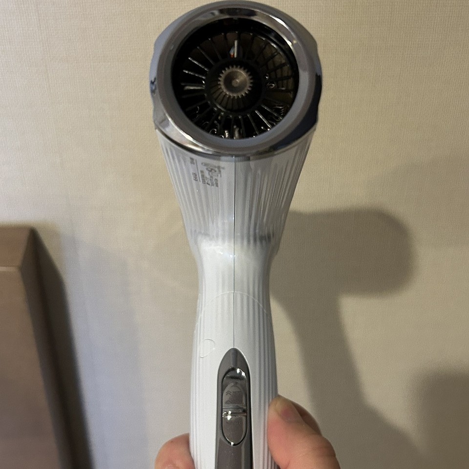 ReFa(リファ)ドライヤーの正面