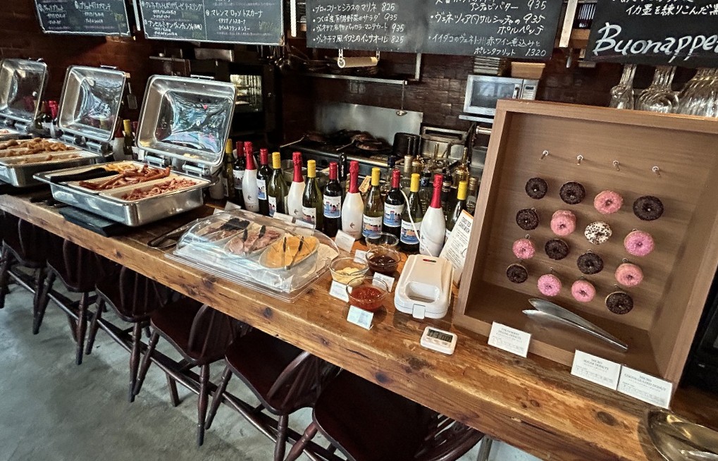 ドーナツ、ハム、チーズなど朝食メニュー