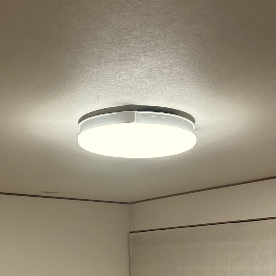 UZUKAZE3をリビング天井に設置した様子