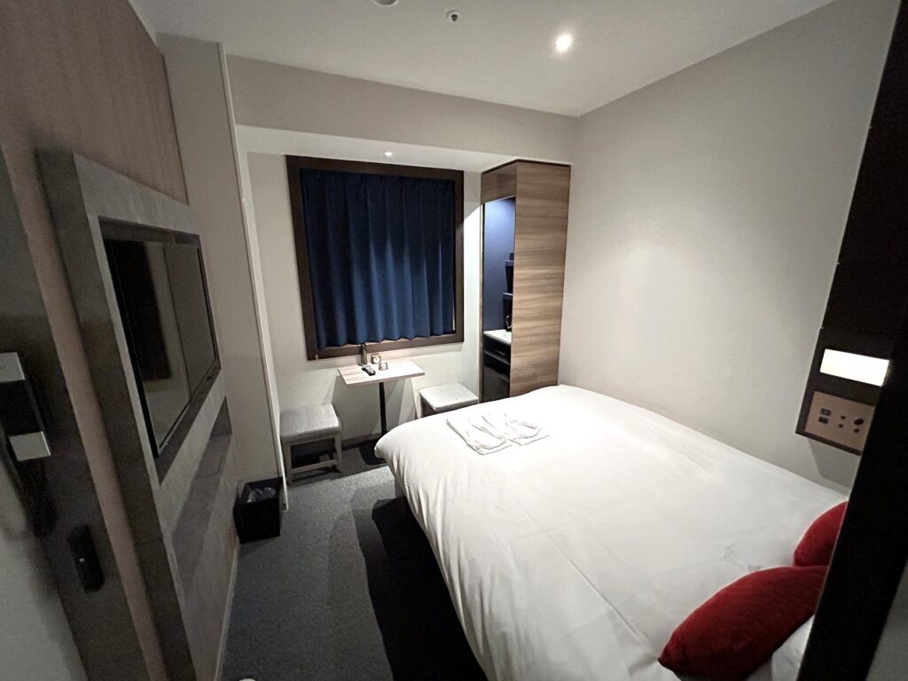 入口側から見たホテルJALシティ羽田のレギュラーフロア・ダブル客室