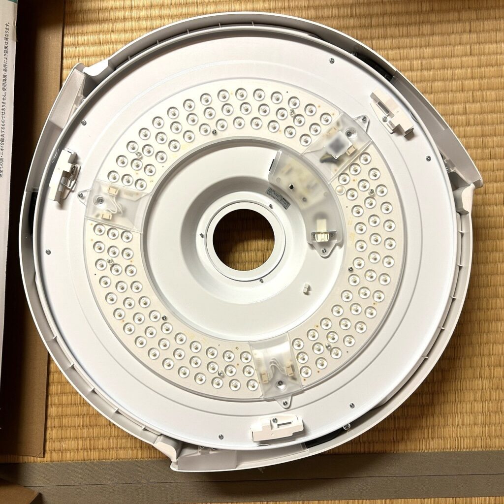 UZUKAZE3の表面全体 LEDライト部分のデザイン