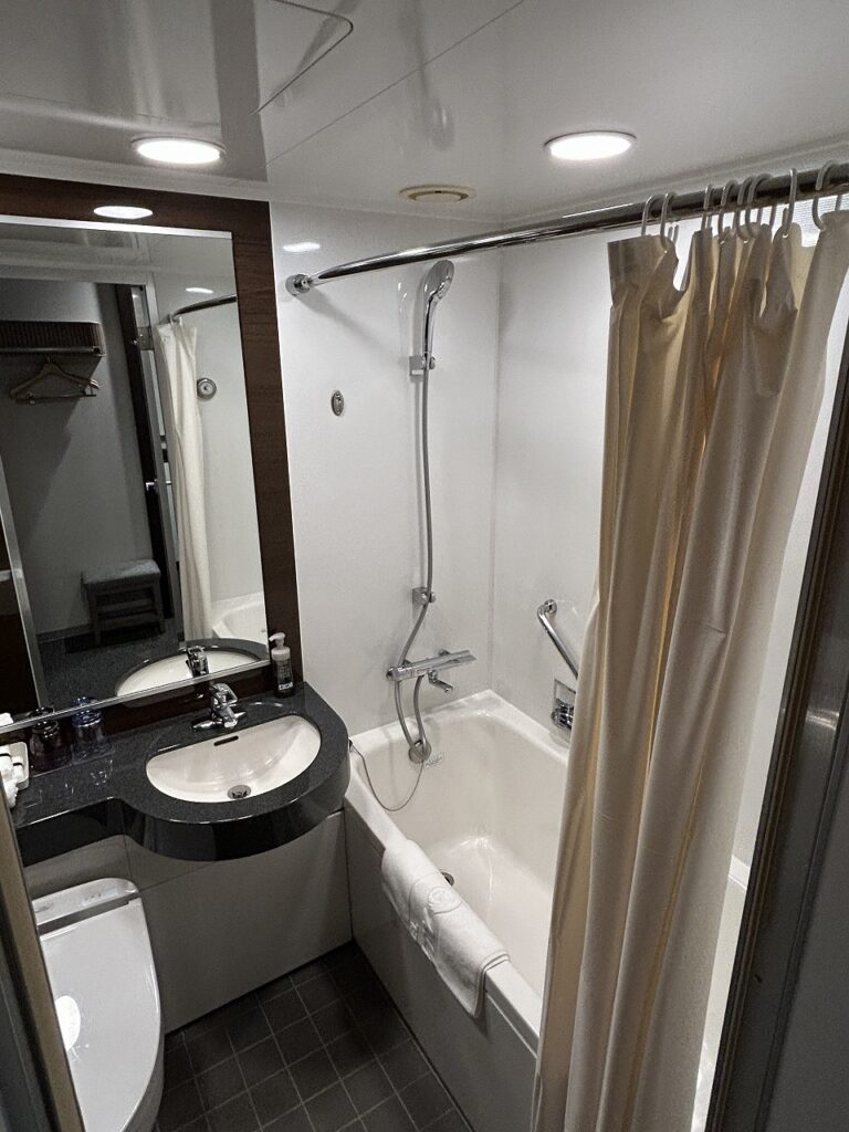 ホテルJALシティ羽田のバスルーム全体