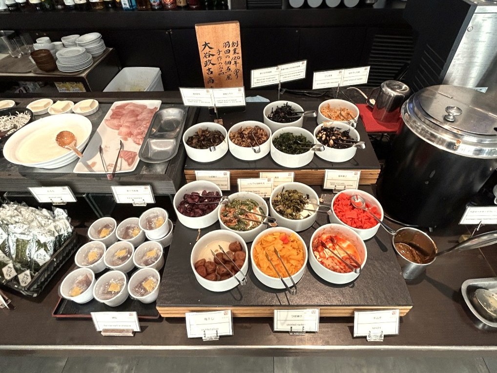 ホテルJALシティ羽田の朝食に用意された和食の漬物類