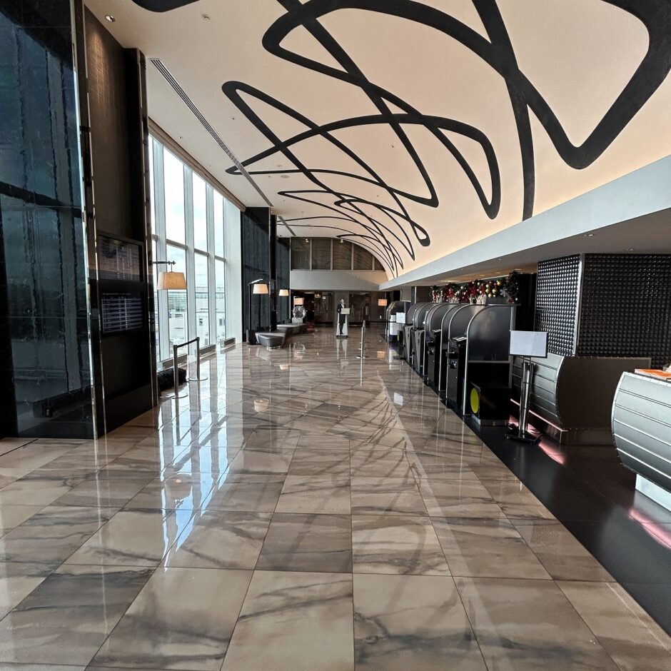 ザロイヤルパークホテル東京羽田のホテル受付