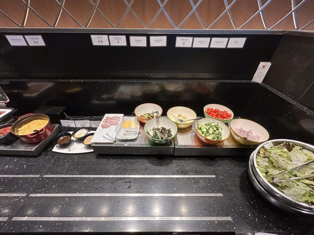 ザロイヤルパークホテル東京羽田の朝食サラダ