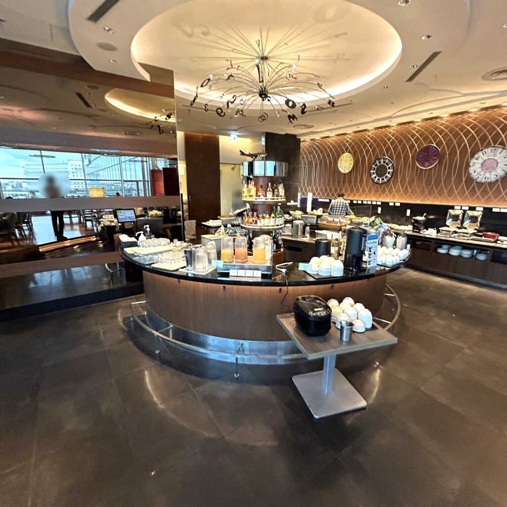 ザロイヤルパークホテル東京羽田の朝食会場の雰囲気