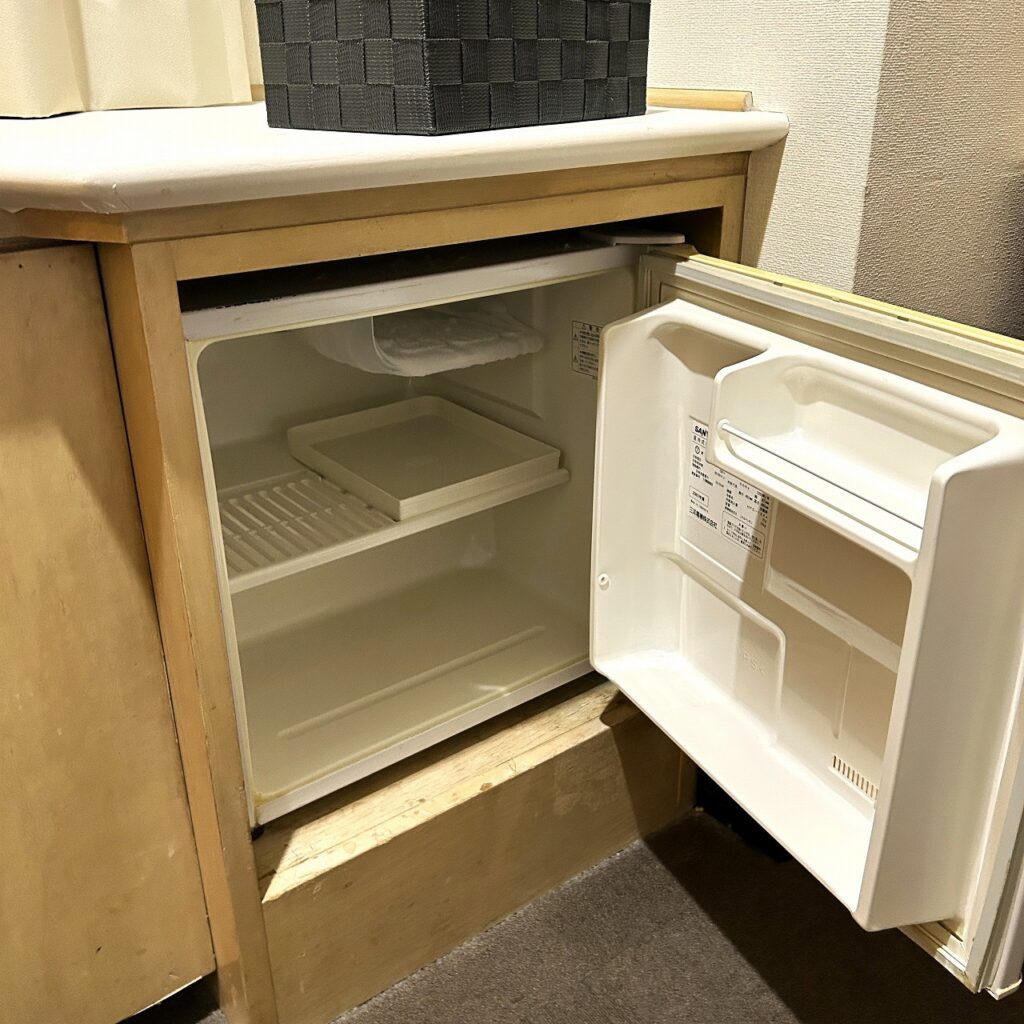 ホテルアベスト目黒の客室冷蔵庫