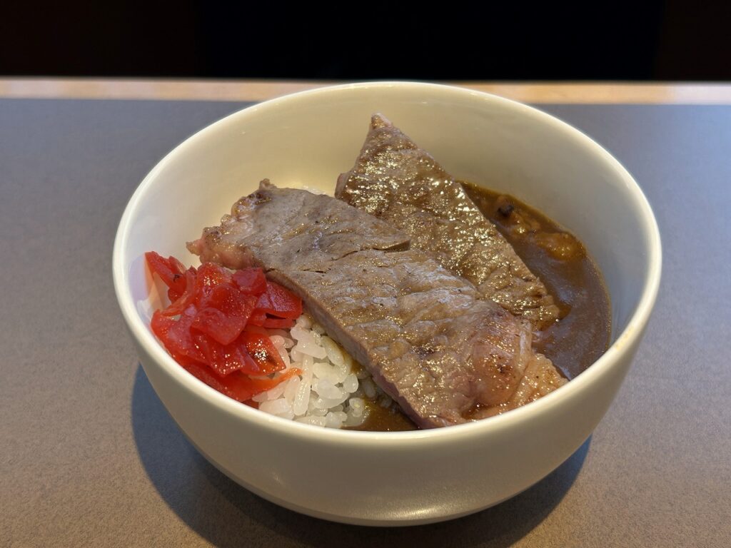 ホテルアベスト目黒のステーキカレー