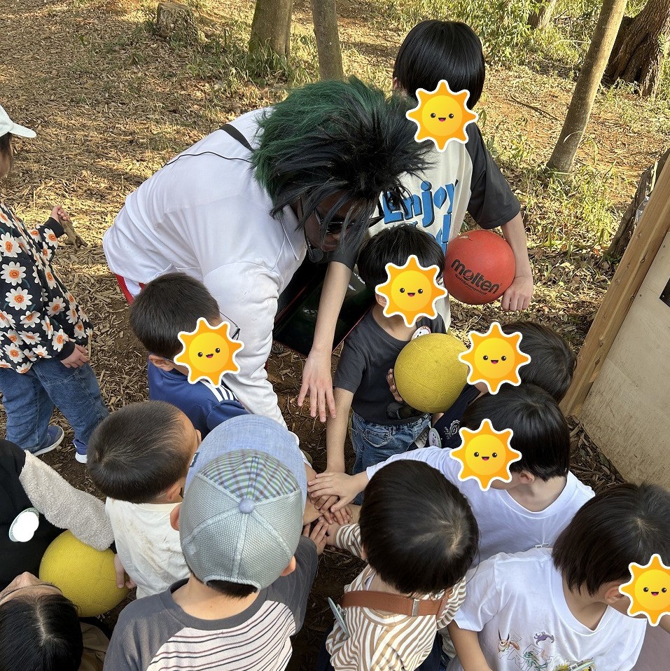 Bub Resort つくばのBUBバトルフィールドで作戦会議をする子供たち