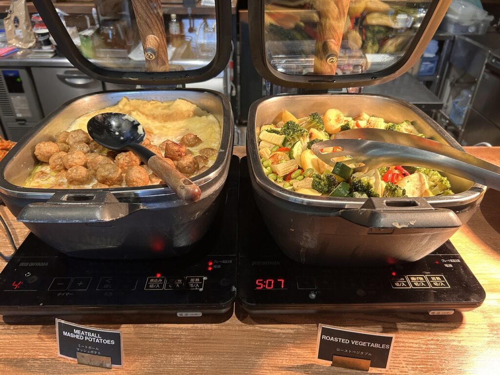 ザ・スクエアホテル銀座の朝食のミートボール・温野菜